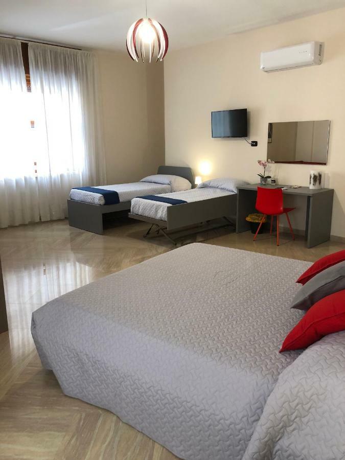 Napoli City Inn Eksteriør bilde